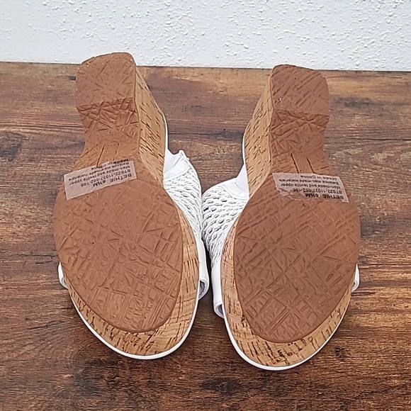NEW Wedge Sandals By Baretraps sz 6.5 M - Picture 5 of 5